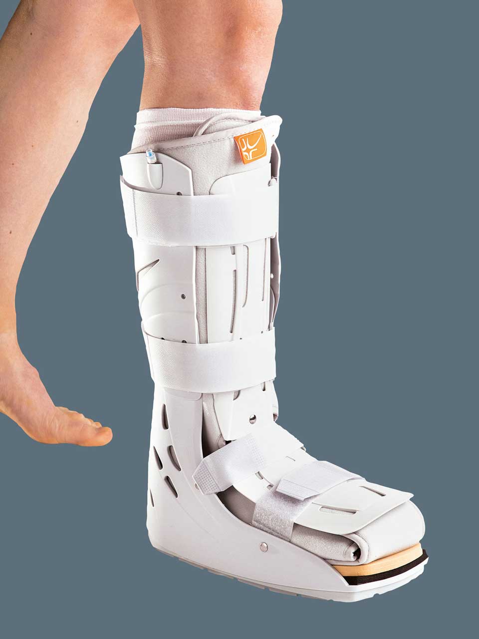 Airstep tight walker diabetic  - Orteza sztywna na goleń I stopę typu “Walker” długa, pneumatyczna dwukomorowa z wkładką dla diabetyków 